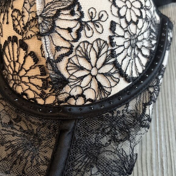 Victoria's Secret Embroidered Long Line Push-up Bustier Black Floral Lace 32DD - Picture 14 of 15